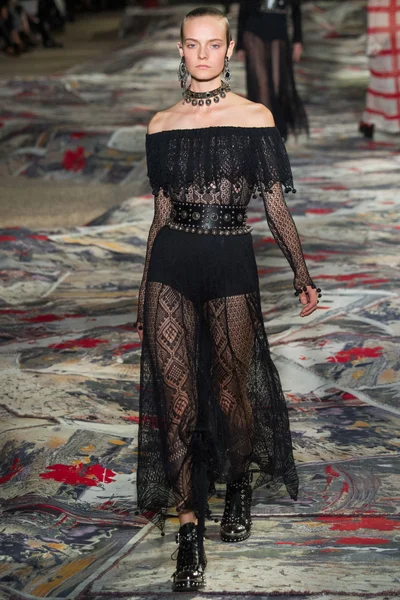 Look 37